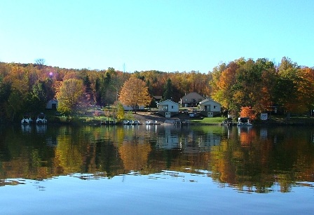 What are some good lake resorts in Michigan?